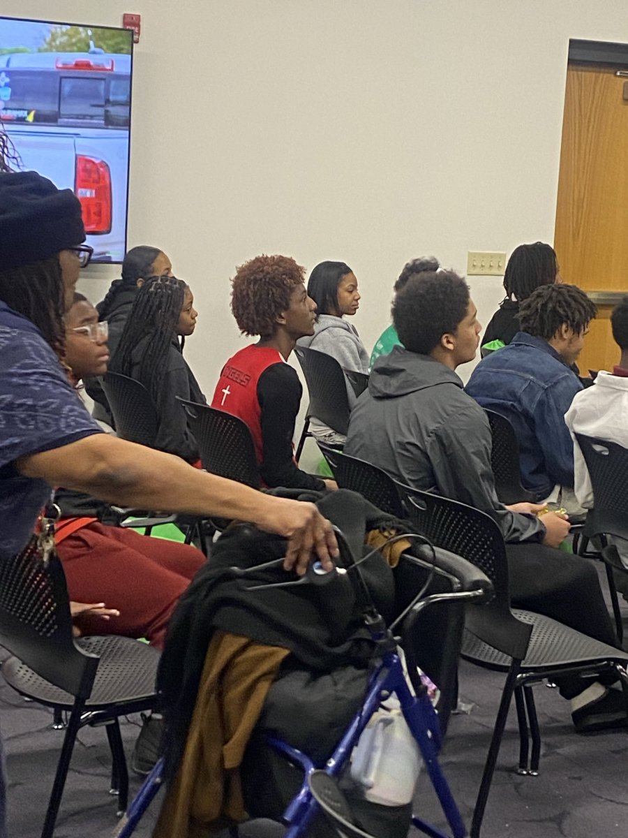 Holy Savior Angels tweet media