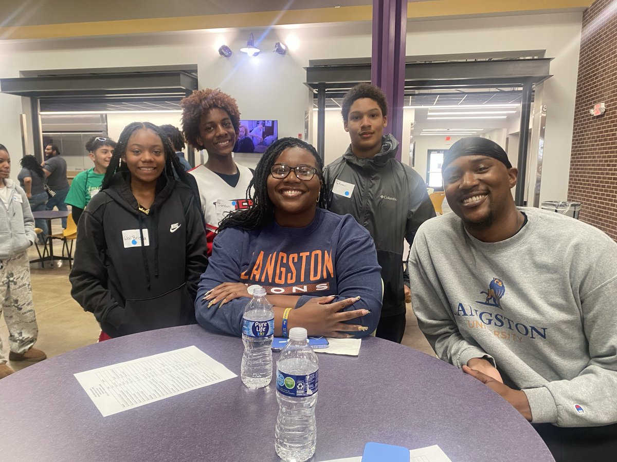 Holy Savior Angels tweet media