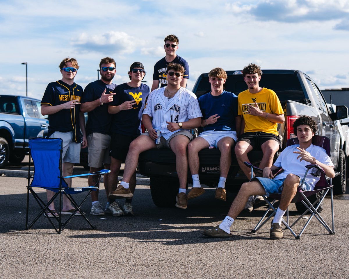 WVUBaseball's tweet image. Having fun before the game!

#HailWV