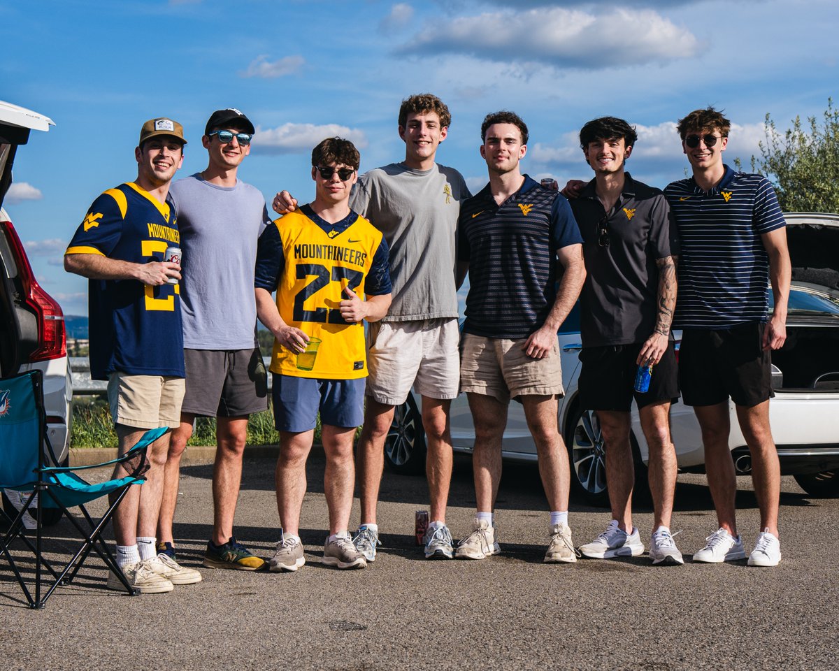 WVUBaseball's tweet image. Having fun before the game!

#HailWV