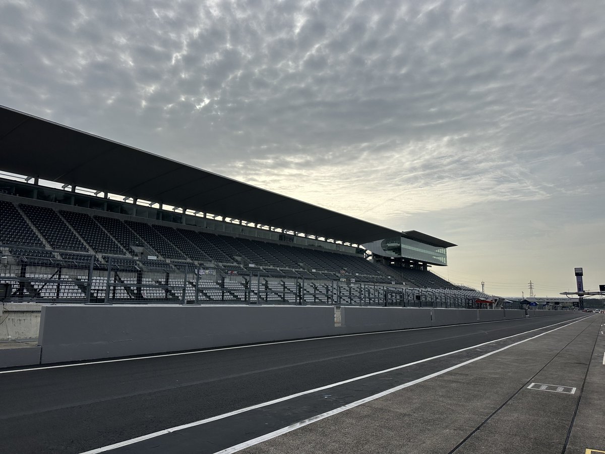 SuperTaikyu_STO's tweet image. おはようございます！

先月のF1のときと比べると駅とか全然人歩いてなかったけど！
スーパー耐久、今日から鈴鹿で始まります！！
みんな来てね！！！
#S耐 #スーパー耐久 #SuperTaikyu #鈴鹿サーキット #ENEOS #BRIDGESTONE