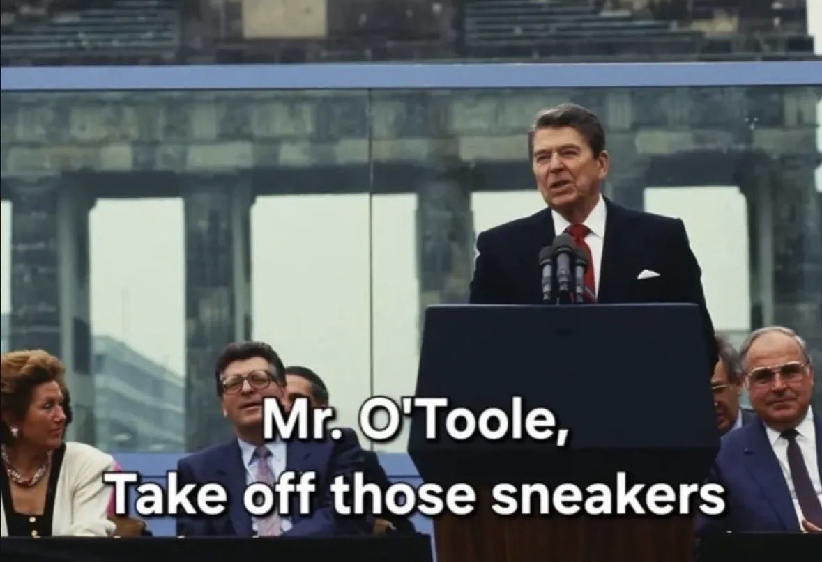 courtney tweet media