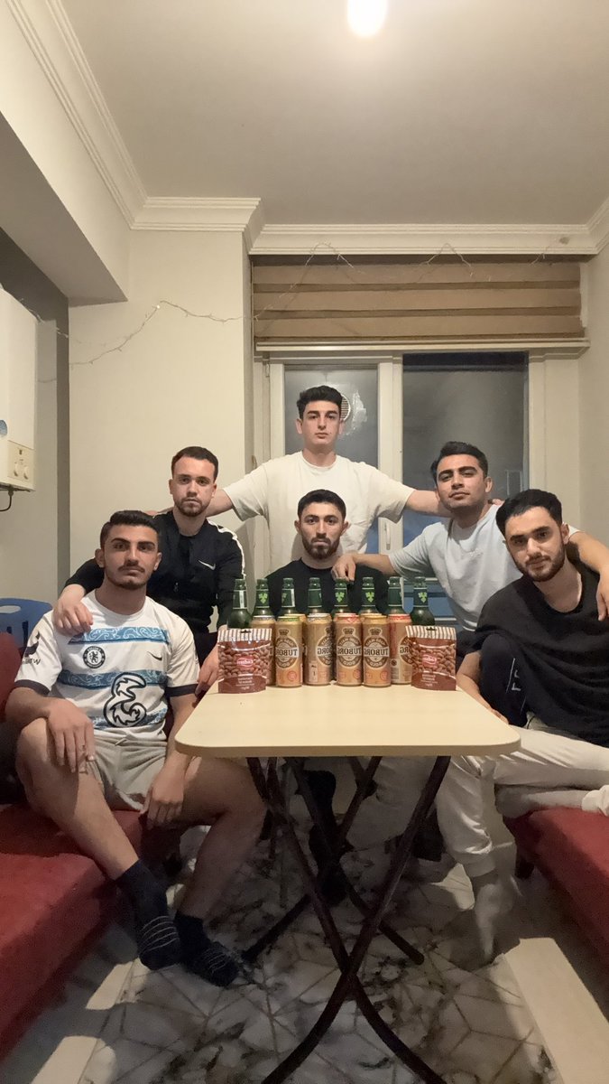 Mustafaali89165's tweet photo. SAHTE ÇOK,GERÇEK AZ https://t.co/KQHLGH14La