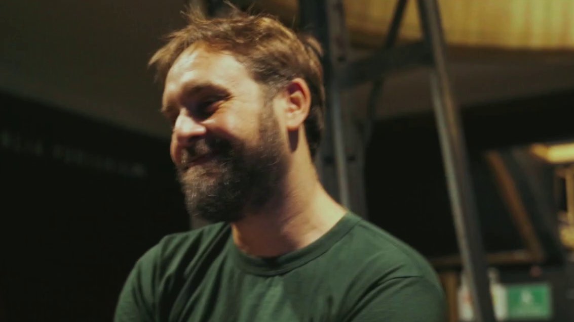 Paren la mano tweet media