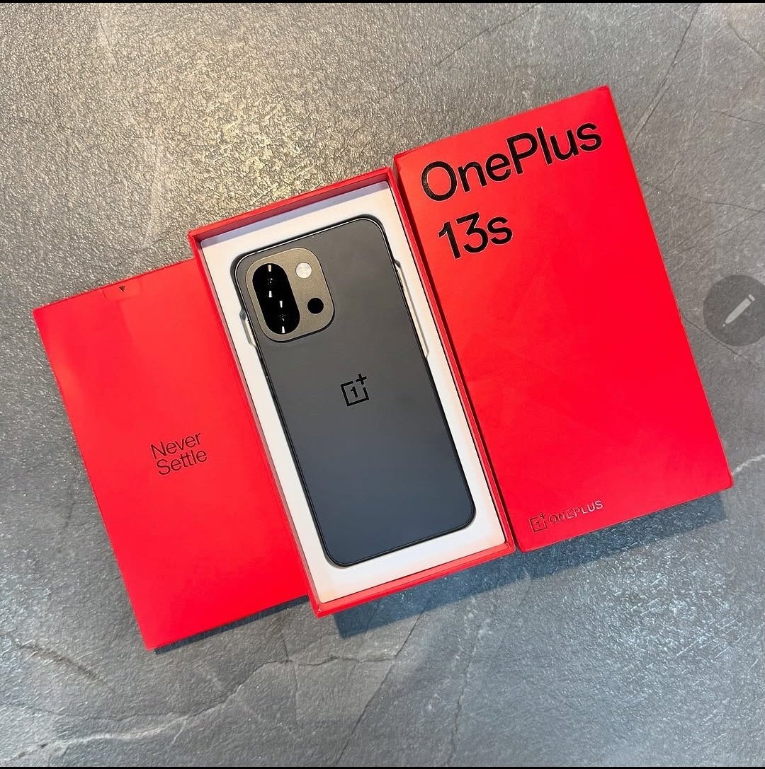 victoryphones1's tweet image. Hey we gat u covered 
#Oneplus13s 
Available in stock