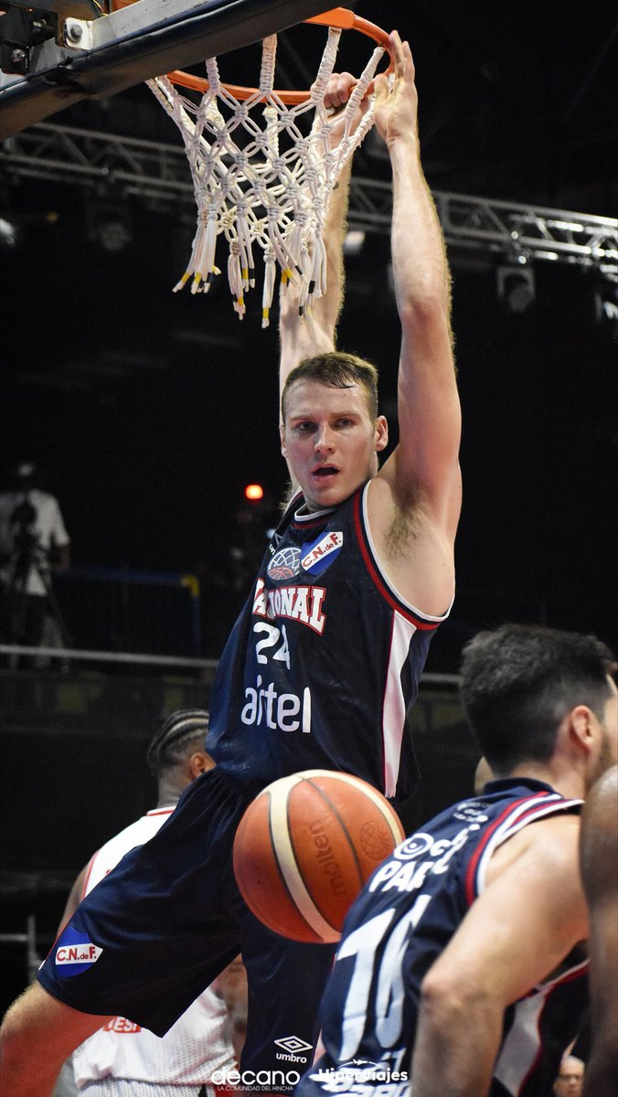 decanocom's tweet photo. Final del partido

Nacional 7️⃣1️⃣ - 8️⃣3️⃣ Franca 

Simplemente, GRACIAS.
Jugadores, cuerpo técnico y dirigentes, hicieron que Nacional quedara en lo más alto del básquetbol sudamericano 🙌🏻

Volveremos a intentarlo, porque acá nadie se rinde. AGUANTE NACIONAL ✊🏻🇳🇱 https://t.co/T2xsb9ctz1