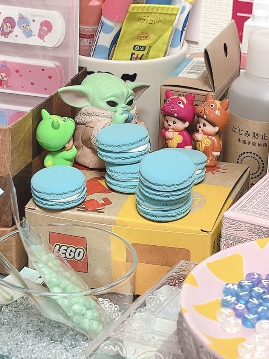 pi_pi_ko's tweet image. 独り占め🩵

#grogu #グローグー
#macarons #マカロン
#monchhichi #モンチッチ 

汚い作業机の端になんかいた🤭