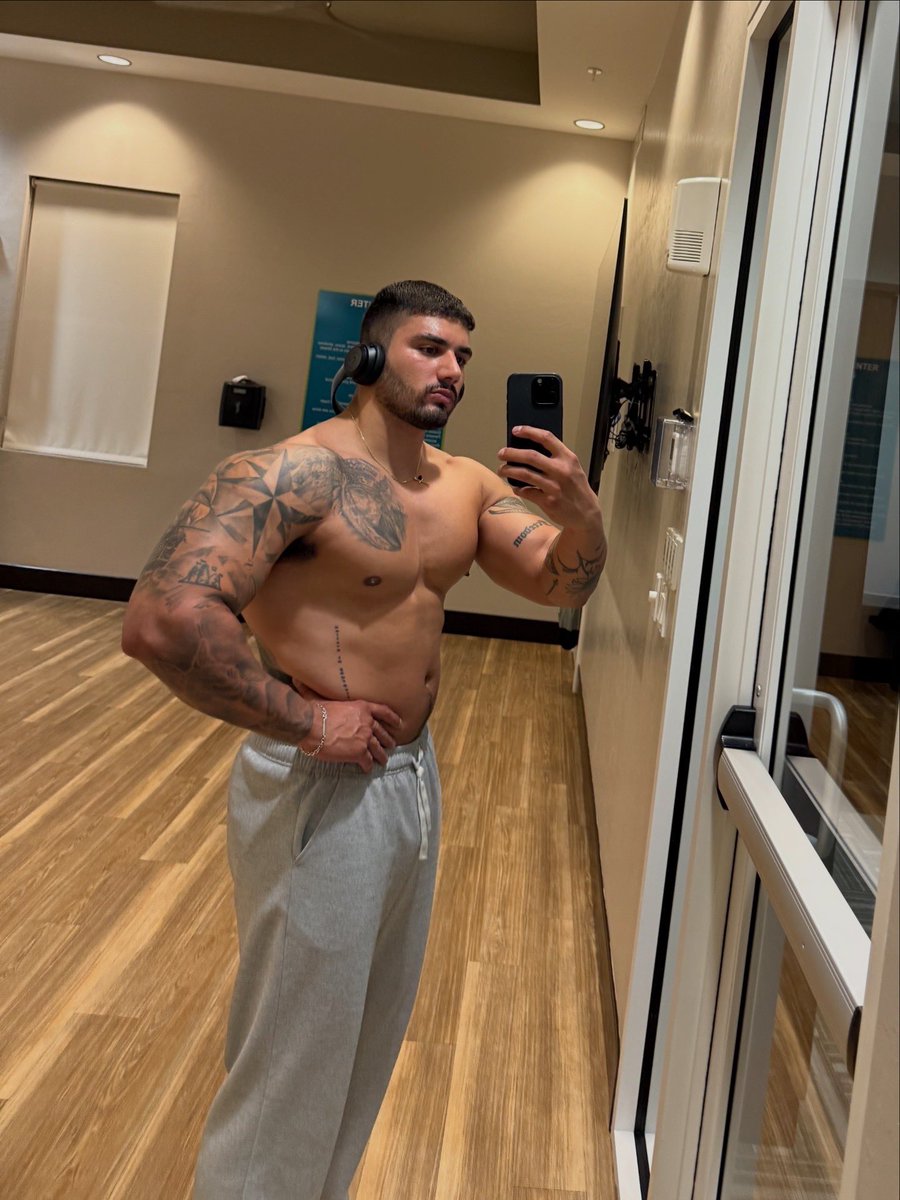 Angelo (@angelourquiaga) on Twitter photo 