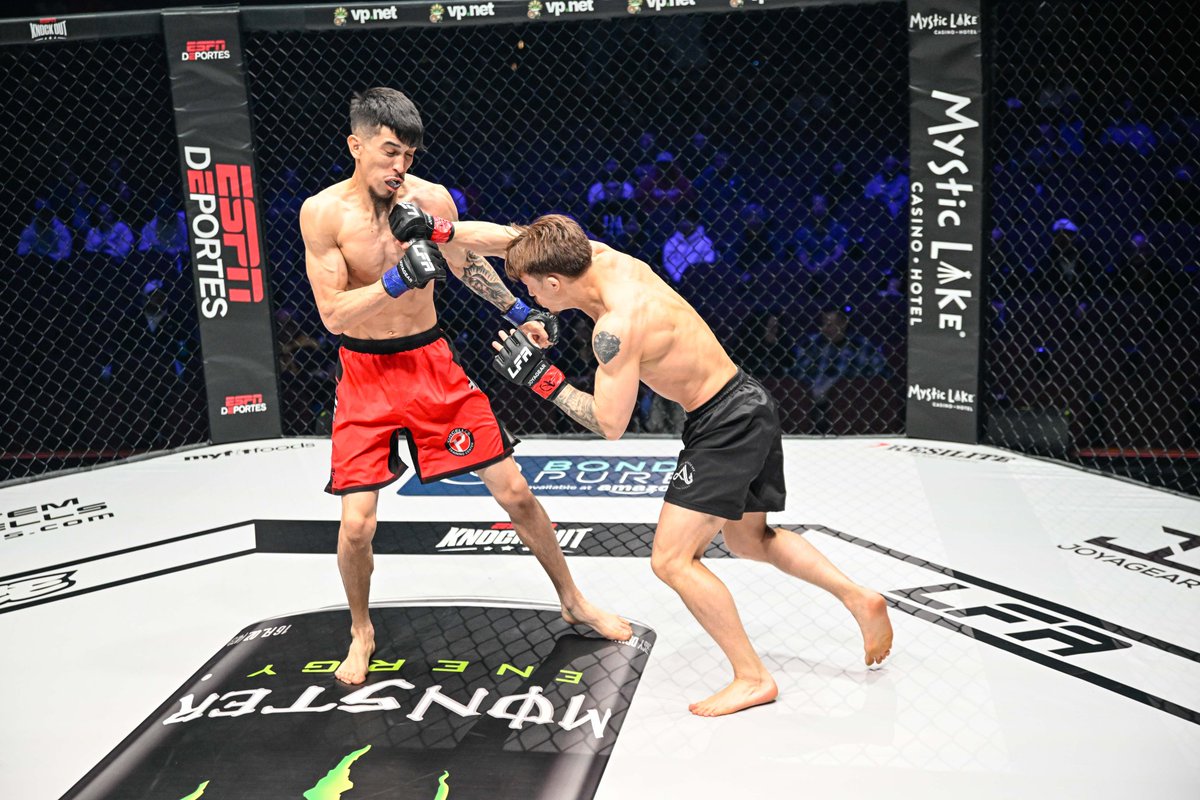 LFAfighting's tweet photo. Nelson Wins! 

Gunnar Nelson def. Erick Medrano via submission (rear-naked choke) in Round 1 at 1:58

🇺🇸
#LFAMinnesota
#LFA231 https://t.co/vO8zaNUd34