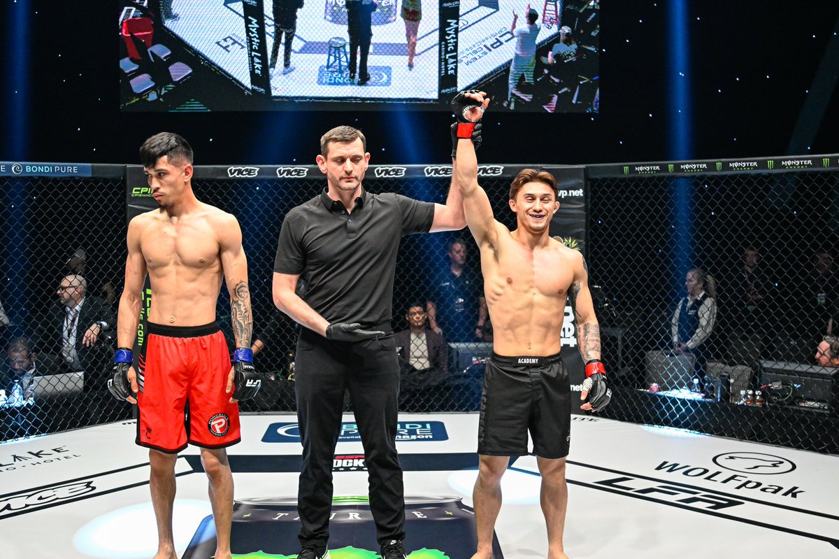 LFAfighting's tweet photo. Nelson Wins! 

Gunnar Nelson def. Erick Medrano via submission (rear-naked choke) in Round 1 at 1:58

🇺🇸
#LFAMinnesota
#LFA231 https://t.co/vO8zaNUd34
