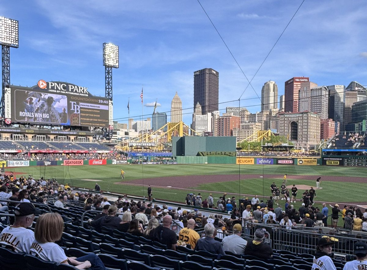 BillRehkopf's tweet image. Made it home for the weekend. First time at PNC in three years. Great to see Skenes get his Cy Young Award from Doug Drabek. 

Let’s Go Bucs! Life is good today. 

#Pittsburgh
#Yinzer
@gbrowniepoints