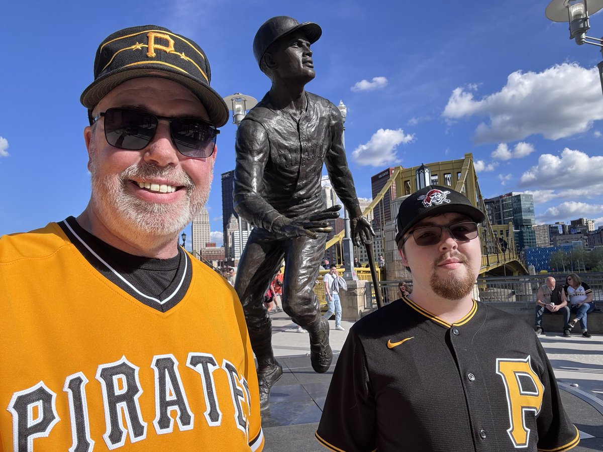 BillRehkopf's tweet image. Made it home for the weekend. First time at PNC in three years. Great to see Skenes get his Cy Young Award from Doug Drabek. 

Let’s Go Bucs! Life is good today. 

#Pittsburgh
#Yinzer
@gbrowniepoints
