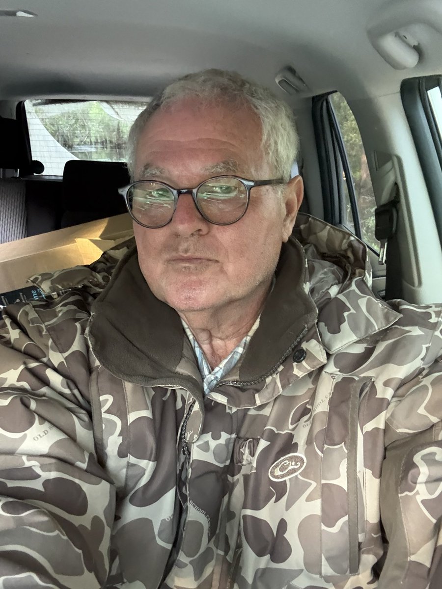 ChestnutTim's tweet photo. Packing up winter headed to Summertime https://t.co/diIjDq3UU7