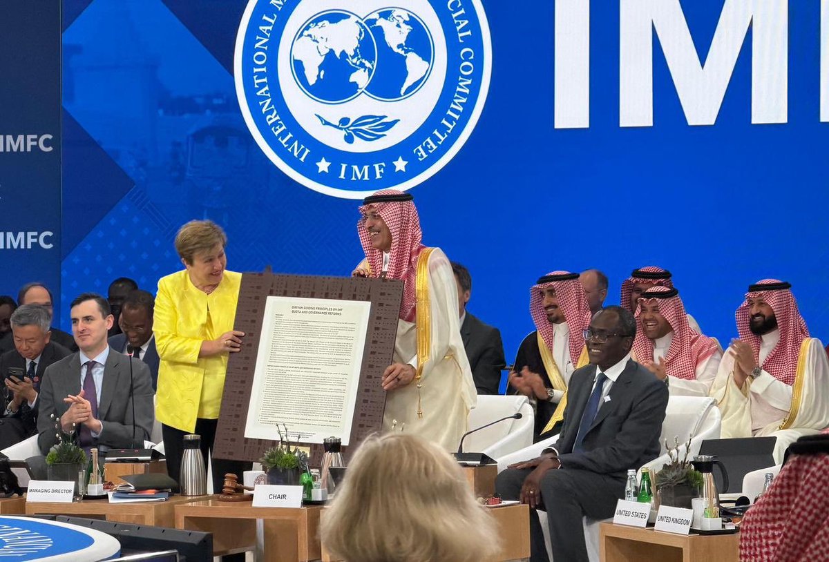 ksa_tsar's tweet photo. عاجل — وزير المالية: وافق أعضاء اللجنة الدولية للشؤون النقدية والمالية في صندوق النقد الدولي، على تبني مبادئ الدرعية التوجيهية التي تمثل إنجازًا مهمًا لتطوير حوكمة صندوق النقد الدولي، وتعد من أهم الإصلاحات التي شهدها الصندوق منذ أكثر من 15 عامًا فيما يتعلق بالحصص والحوكمة، بما يواكب التحولات في الاقتصاد العالمي، ويدعم استقرار النظام المالي العالمي.