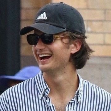 steve’s girlfriend tweet media