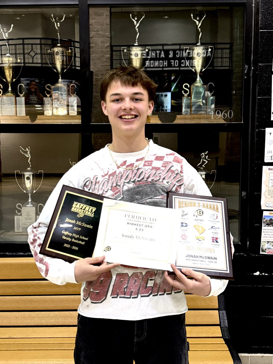 jasonbmcswain's tweet image. @jonah_mcswain  AP Classes. Two College classes. Lunch time weight lifting. 4th Block Skill Development with @CB4our Two nights a week in Columbia practicing with @CPBFamily to play AAU all over the Southeast each weekend. YOU CANNOT RUN FROM THE WORK AND SUCCEED‼️ #ProudDad