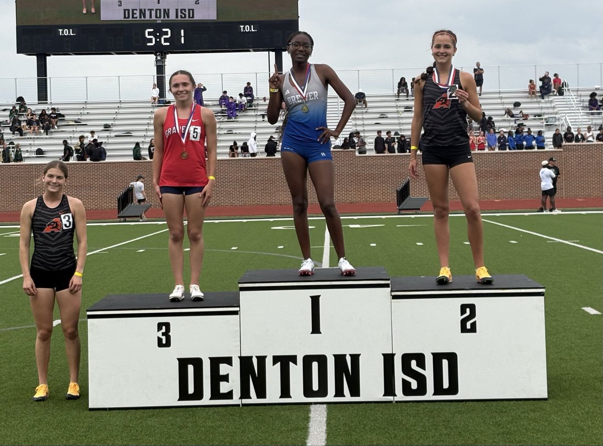GrapevineTrack's tweet photo. Myleigh Gomez 🥉 in the 800 and on to Regionals https://t.co/ElQbzHaGzf