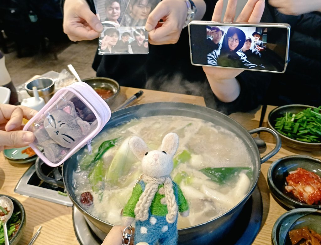 덕친들 만나 종일 놀고 먹고 랍뽀엠 얘기하는 삶이라니 너무 이상적이잖아💕