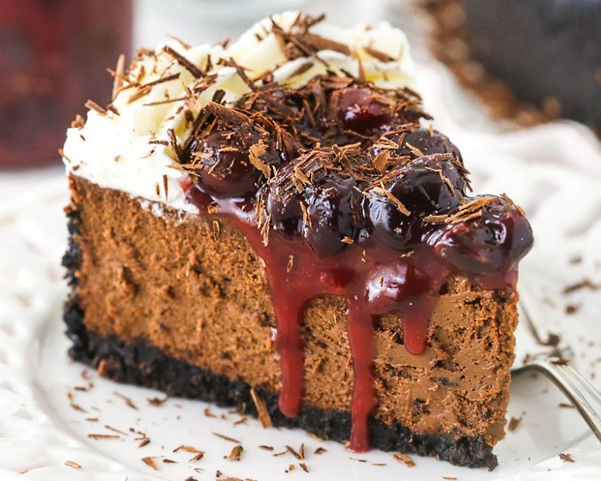 unpodiblu's tweet image. Black Forest Cheesecake 🍒
#recipe lifeloveandsugar.com/black-forest-c…