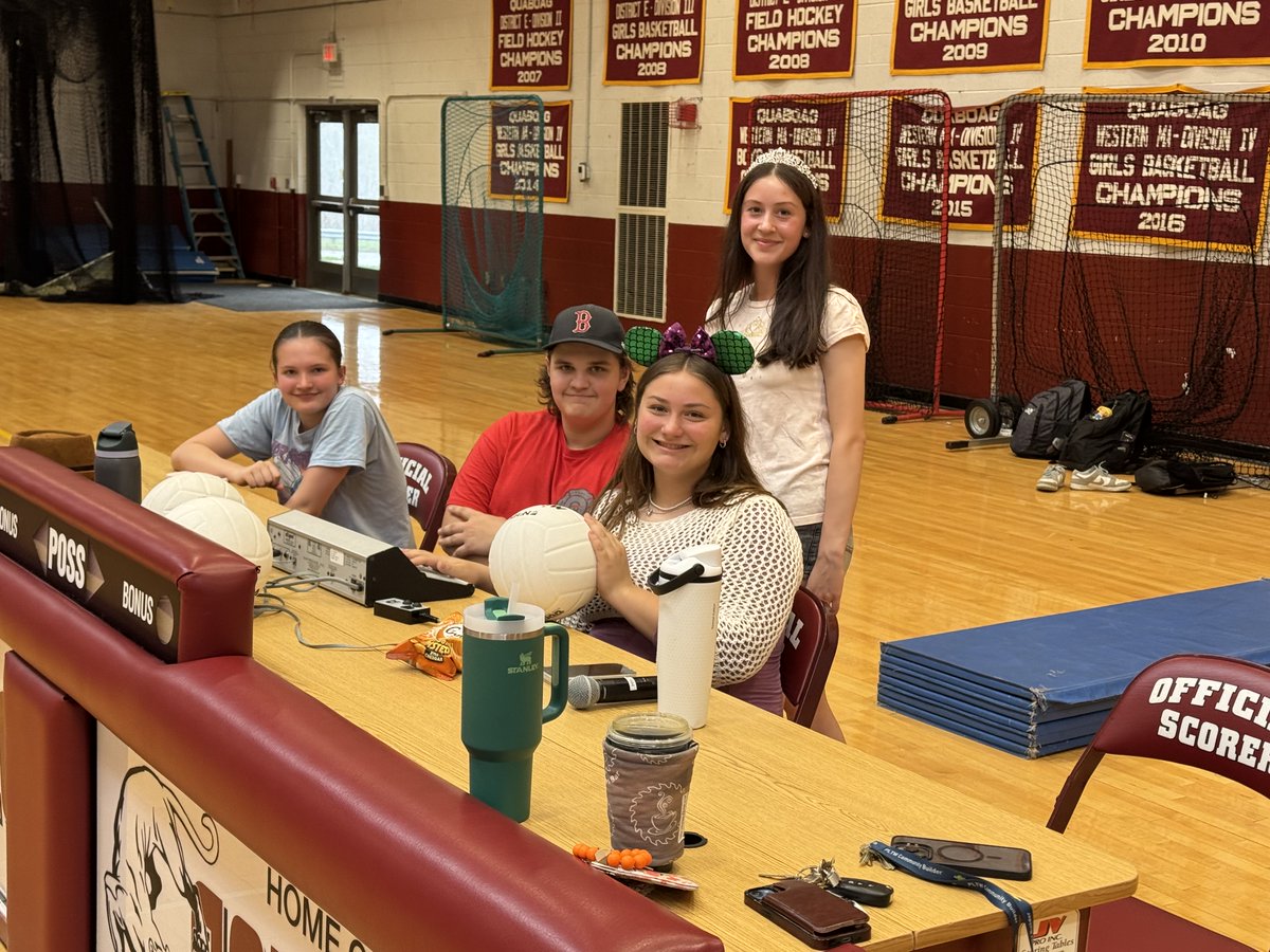 APMikeLavelle's tweet photo. Quaboag’s Annual Spring Break Volleyball Tournament today was won by the Faculty Team…but some Amazing Student and School Community Spirit was had by All!! #goboag 😎🏐😁👏🏻👏🏻👏🏻 https://t.co/oUjELOGN7Y