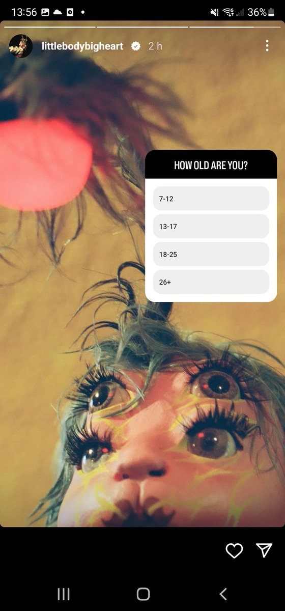 Hay gente sorprendida de que Mel estuviera distante con los fans durante Portals y que haya dejado de hacer meet&amp;greet pero creo que, por desgracia, tenemos que recordar que muchos "fans" acosaron a su ex, comentaron su cuerpo y lit me dio vergüenza ver estas stories 💀