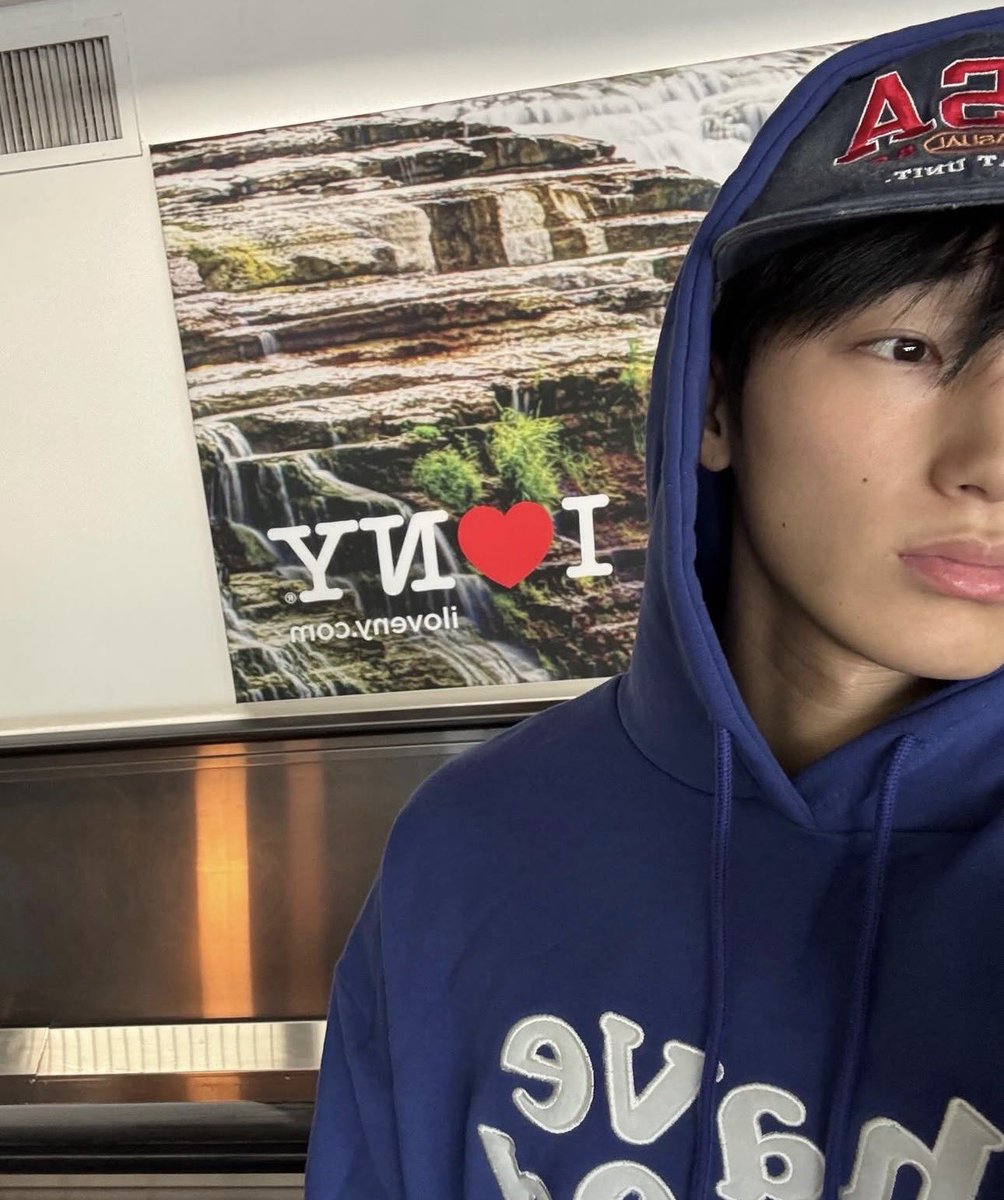 If any of yall look like San I need yall to hit me up in my DMS IMMEDIATELY