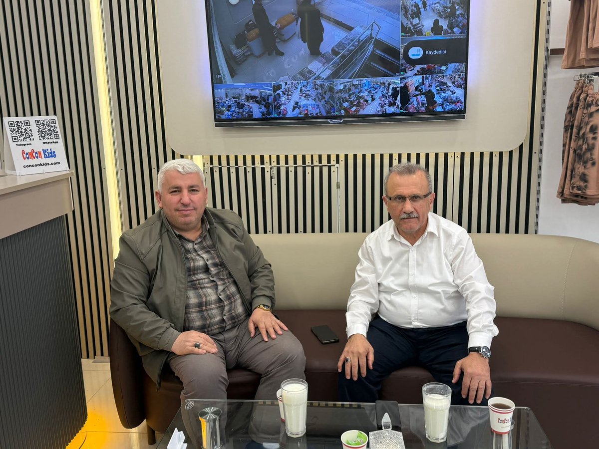 İstanbul Zeytinburnu’nda Emekli Memur-Sen Şube Başkanı kıymetli hemşehrimiz Yunus Gülmek’i iş yerinde ziyaret ettik.
Samimiyeti ve misafirperverliğiyle bizleri en güzel şekilde ağırlayan Yunus abimizle sendikal çalışmalar üzerine verimli bir sohbet gerçekleştirdik.