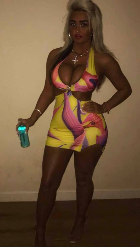 Dan loves heels tweet media