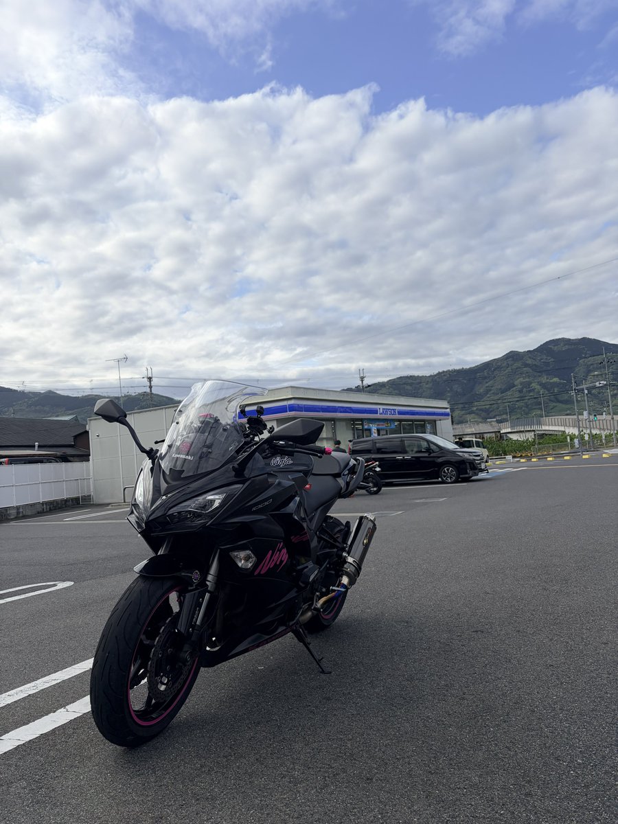 さすが地元よ😁👌 いっちば〜ん😆😆😆🫶💕 #LAWSON #kawasaki #Ninja1000