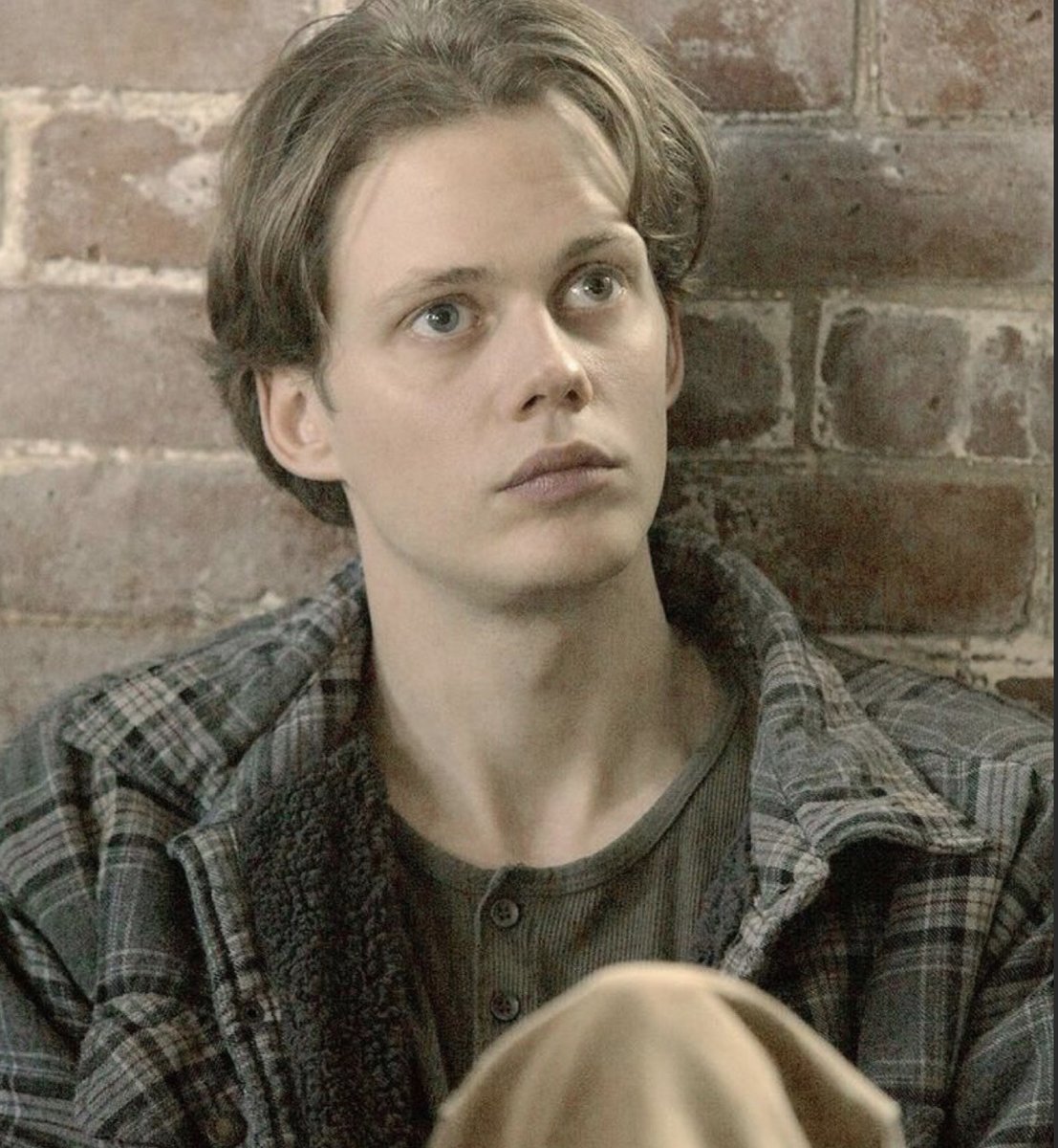 Executive producer Bill Skarsgård|🪩 tweet media