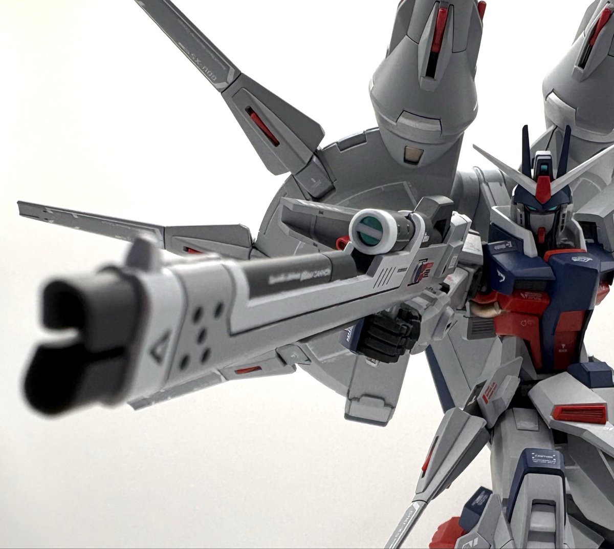 BuilderComet's tweet photo. HGCE レジェンドガンダムのポージング😎

可動域が広くて色々な表現ができる凄いモデルです👍

#レジェンドガンダム #SEED #プラモデルライフ #ガンプラ好きと繋がりたい https://t.co/yclNCeQC0i