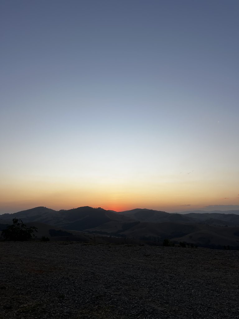 chastnfilms's tweet photo. #affm almost over and today was worth sharing! i ended friday with a walk to watch the sunset! 💛 https://t.co/p9fxZYpnKH