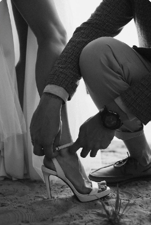 Daniele__Santoy's tweet photo. 🤍🖤🤍

          Atención...

          Respeto, cariño, lealtad,
              Besos y caricias al alma,
                   Leer tus pensamientos,

                               Y embriagarme de ti..."

. https://t.co/3KROf0pkJ8