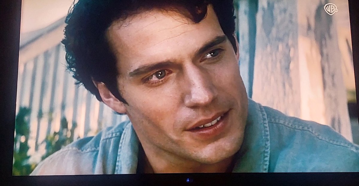 SoyRt07's tweet photo. Amo llegar a casa encender la tv y ver que están pasando mi película favorita  😍... #superman #henrycavill https://t.co/0s6iPlowXH