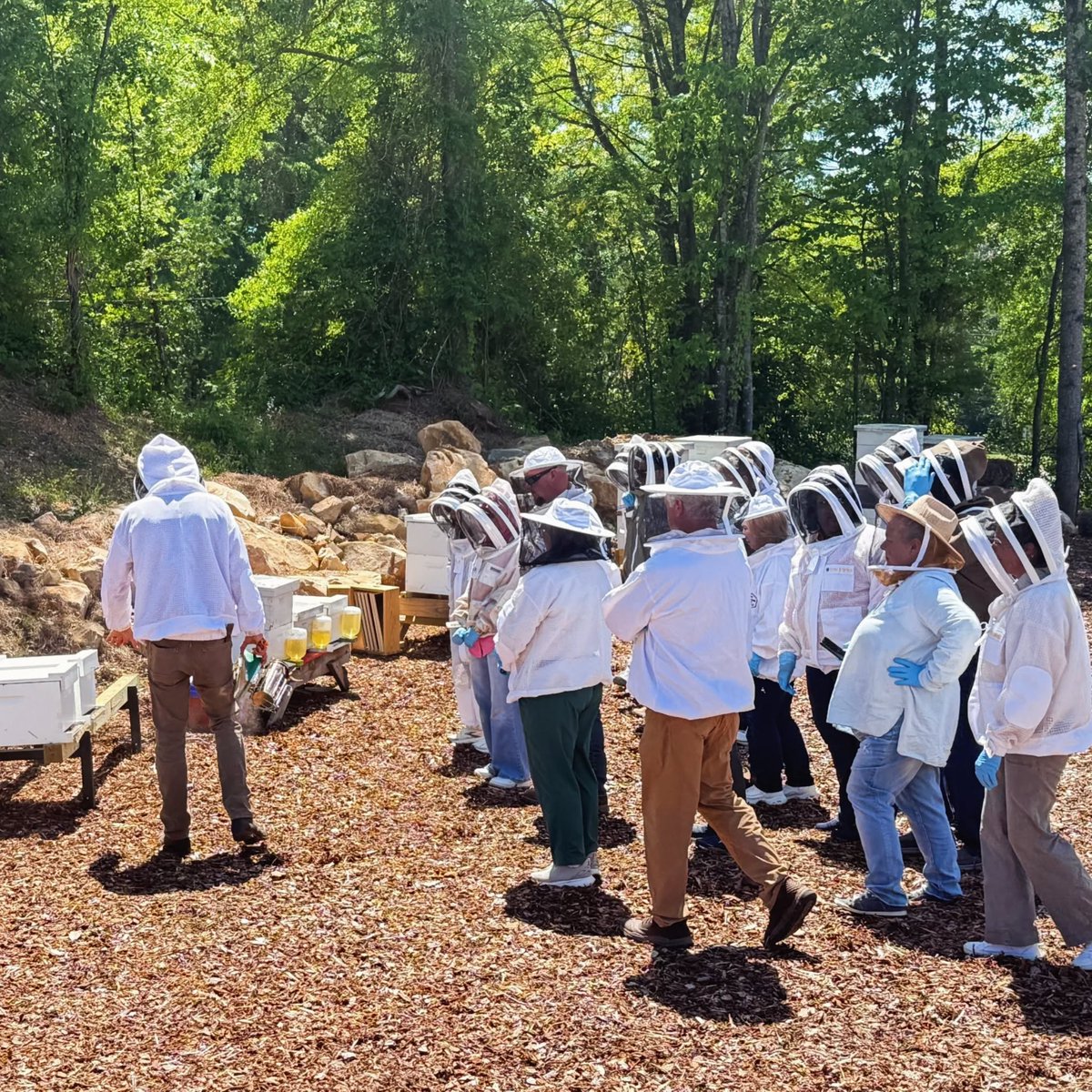 FoxhoundBeeCo's tweet image. Done with today's full-day beekeeping class, the last one scheduled for this year, and it was a great one! Thank you to everyone who came out today and all the other previous classes.

#foxhoundbeeco #beekeeping #beekeepingeducation #beekeepingclass #honeybees