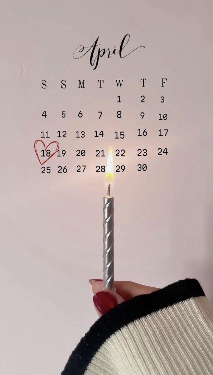١٨ أبـريـــل ✨

سنة جديدة من عمري تبدأ اليوم ، رغم أن 
القلب مثقل بـ أحداث أكبر من الفرح : 

اللهم طمأنينة تغمر قلبي دون سبب ، اللهم 
في يومي هذا اكتب السلام لـ قلوبنا جميعاً ، 
واجعلها أجمل مما مضى ..

🎂🤍💫