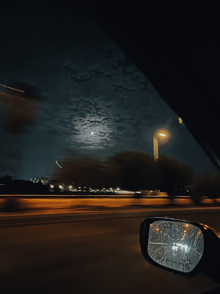 amx_655's tweet photo. "لا تزعل علي إن ماسمعتك ليا سولفت 
أنا منزعج من لجّة الصوت في راسي" https://t.co/menP6Q7kAI