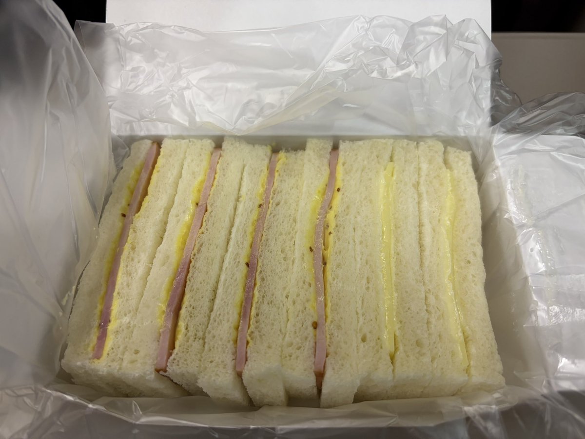 サブロー/片耳ピアスの中小企業診断士で酒好きなヤニカス tweet media