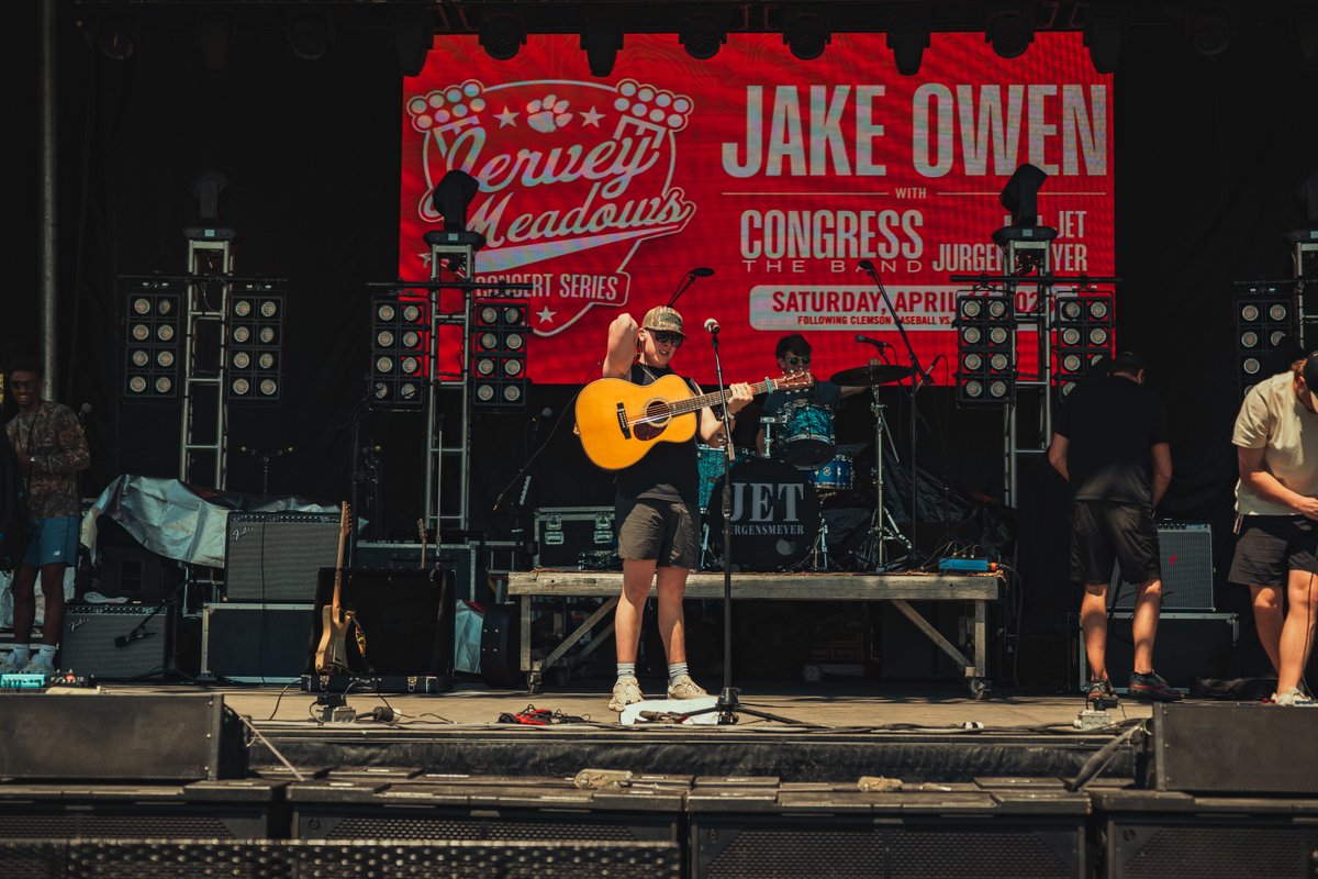 JetJurgensmeyer's tweet image. Some BTS from last week at @clemsonuniversity with @jakeowenofficial !!!

#livemusic #tourbuslife #clemsontigers #countrymusic