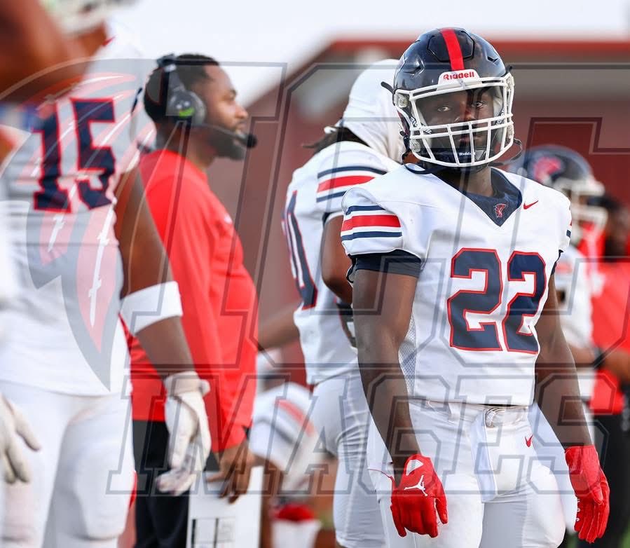 randle_emmanuel's tweet photo. I’m trying to ball I’ll talk a walk on and compete for my spot 🦇, 5’6 192 4.5 40 any juco or anybody looking for a back text me or a slot kick returner and thing❤️ https://t.co/Oul1tAWWrF