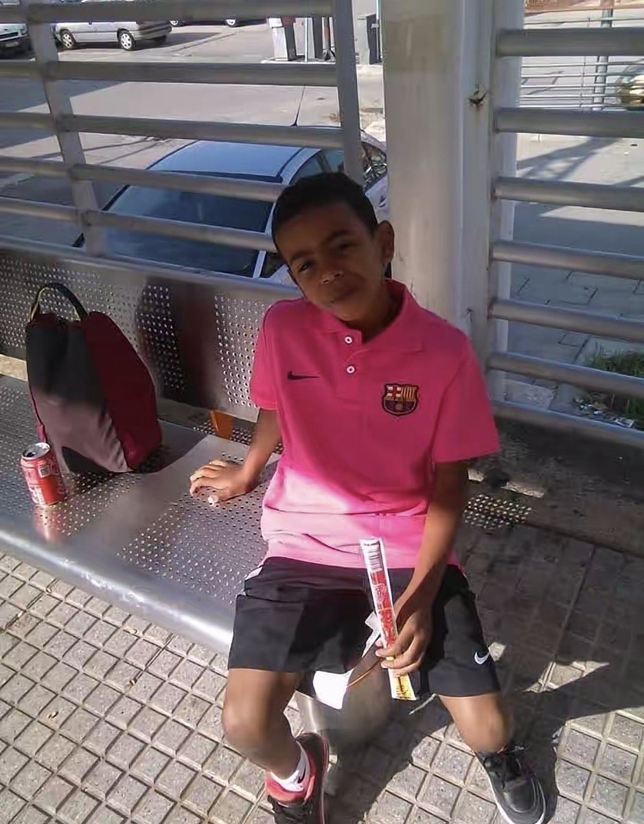 قــمــر tweet media