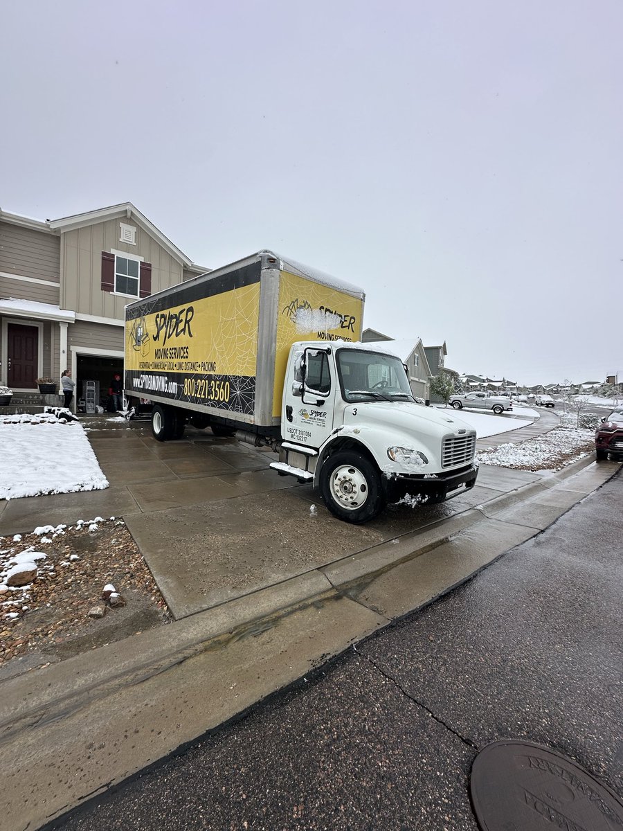 SpyderMoving's tweet image. Snow jobs in Colorado today! Great work. Call us at (800) 221-3560 or get free quote online at SpyderMoving.com 
#spydermovingandstorage #movers #movingcompany #denvermovingcompany #snow