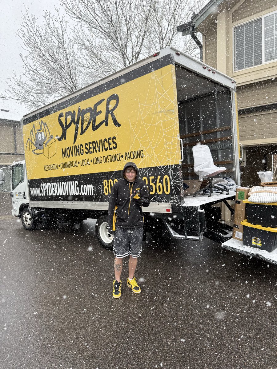 SpyderMoving's tweet image. Snow jobs in Colorado today! Great work. Call us at (800) 221-3560 or get free quote online at SpyderMoving.com 
#spydermovingandstorage #movers #movingcompany #denvermovingcompany #snow