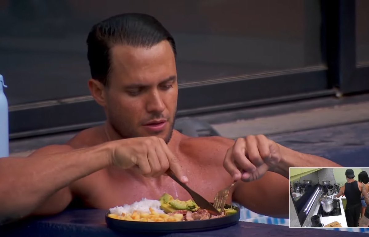 тєѕѕ🦇 tweet media