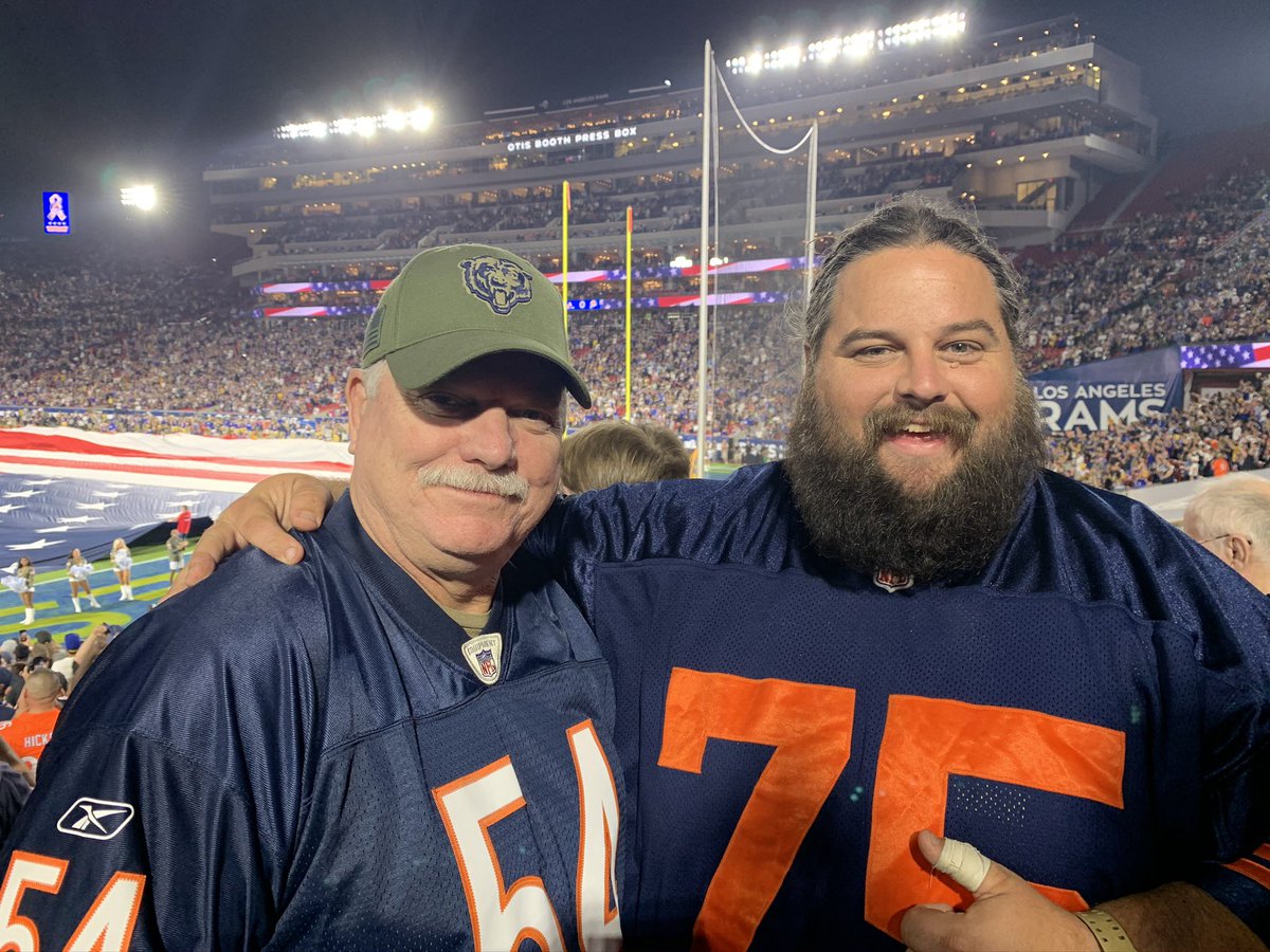 Tom Blazer tweet media