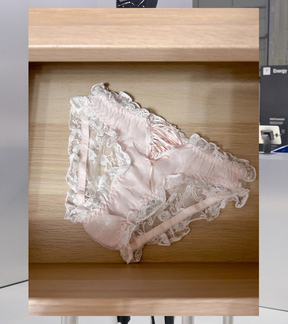 Tracy Ellis tweet media