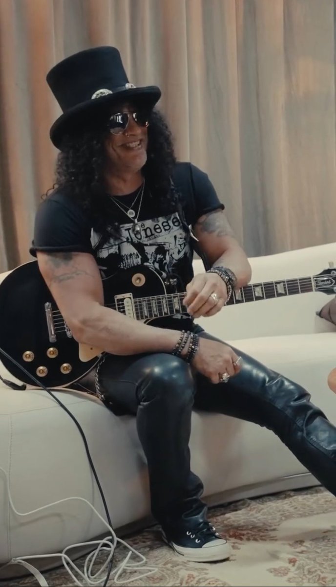 Prefiro guitarra do que gente haha
By Slash