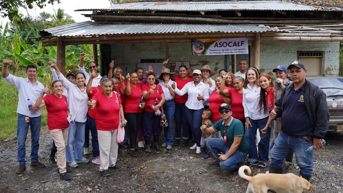En Bugalagrande, estás valiosas mujeres se asociaron para cultivar vida con hortalizas y sueñan con ser empresarias del campo. Son ejemplo de empoderamiento. 

Juntas sacaremos su emprendimiento agricola adelante, ya cuentan con el apoyo de <a href="/FcgRiocas/">Fundación Caicedo González Riopaila Castilla</a> y <a href="/ProcanaCol/">Procaña</a>