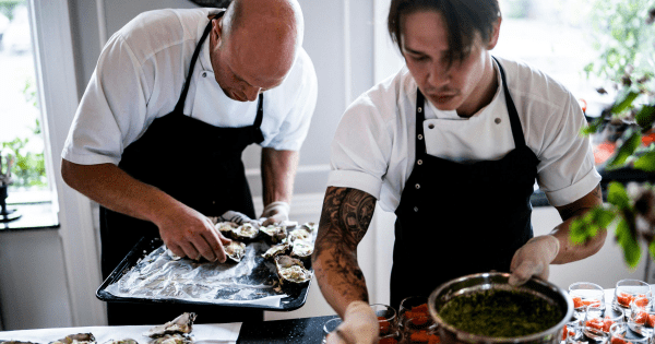 GDU's tweet image. 🦘 Discover how to secure a chef job in Australia. Learn about visa options, job markets, and tips for success in this thriving culinary landscape. - bit.ly/4p5Abhj

#australia #australia #Australiamigration #Chef #chefjob #culinarycareers #employment #job-search
