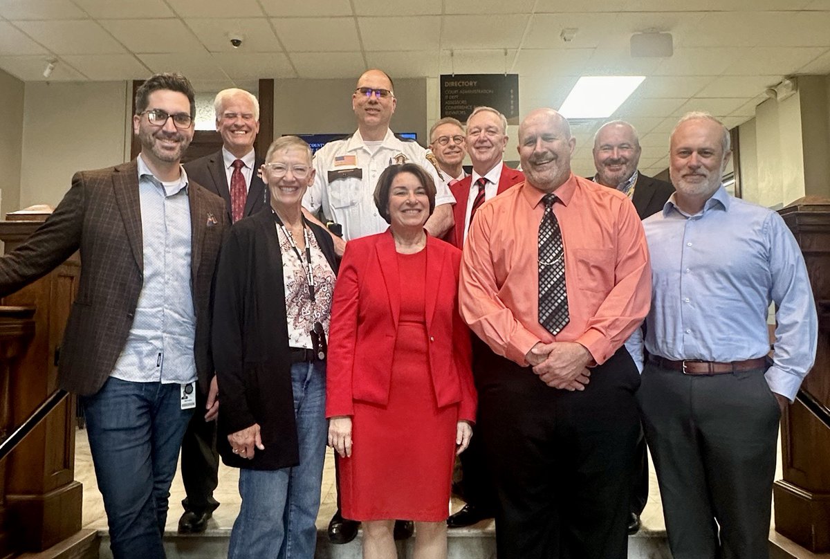 Amy Klobuchar tweet media